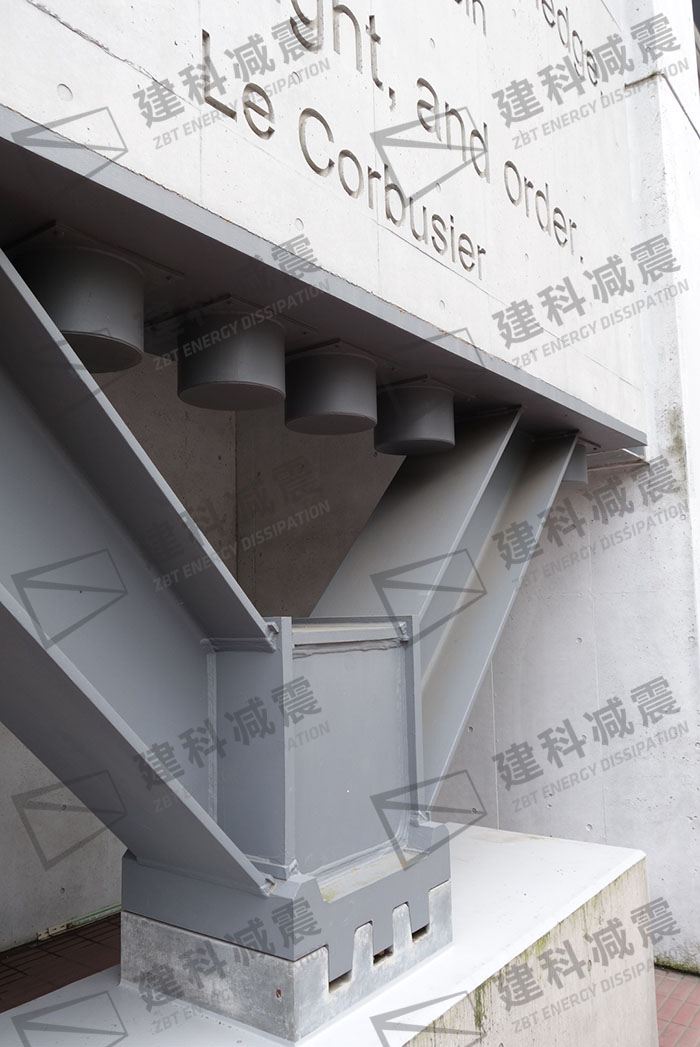 20150318东京工业大学教学楼摇摆墙1.jpg